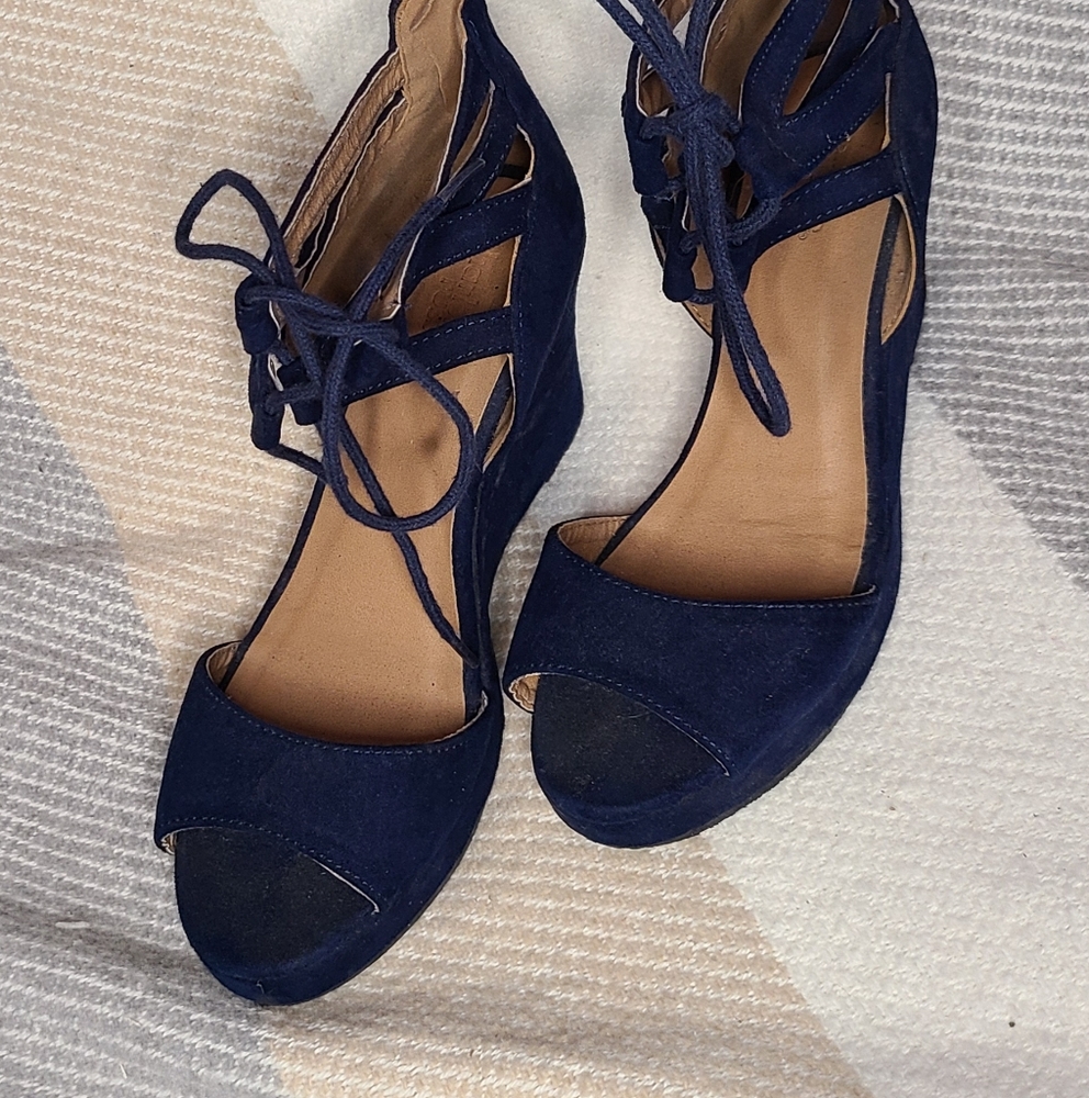 Heels - Picture 2 of 2